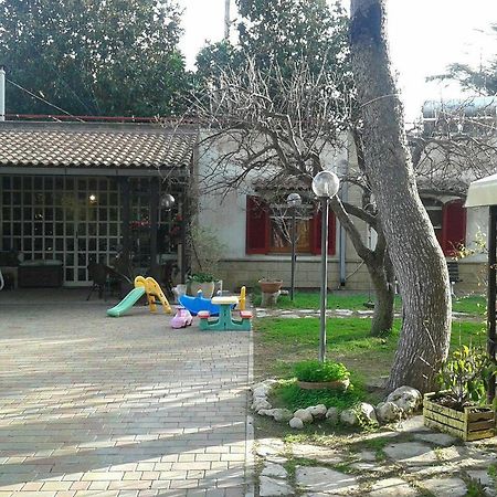 Casina Delle Arti Bed & Breakfast San Cataldo  Bagian luar foto