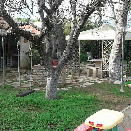 Casina Delle Arti Bed & Breakfast San Cataldo  Bagian luar foto