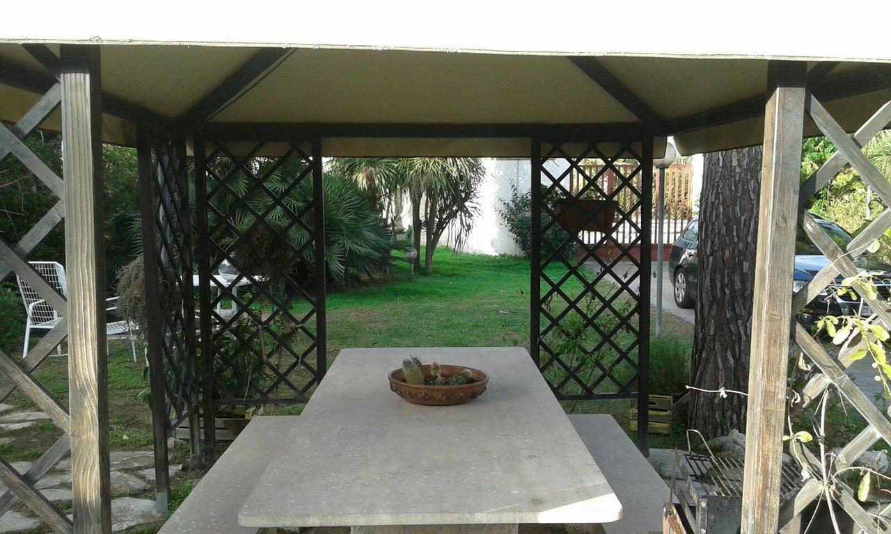 Casina Delle Arti Bed & Breakfast San Cataldo  Bagian luar foto