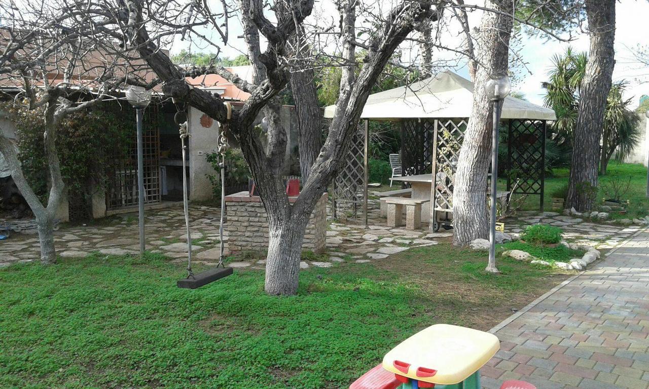 Casina Delle Arti Bed & Breakfast San Cataldo  Bagian luar foto